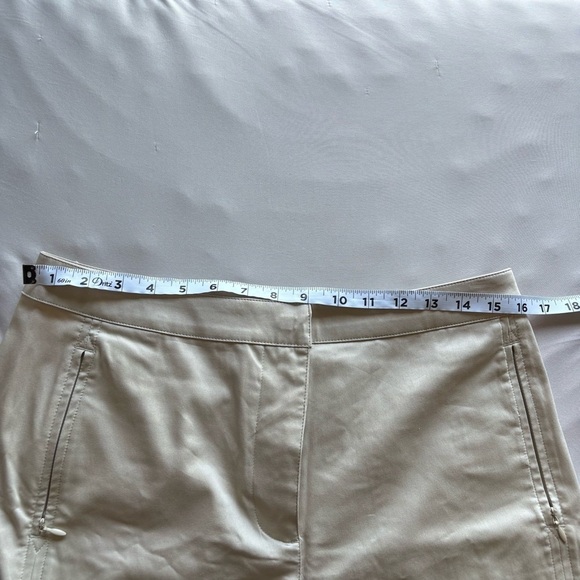 NWT women’s Nike dry fit golf shorts - Picture 11 of 11